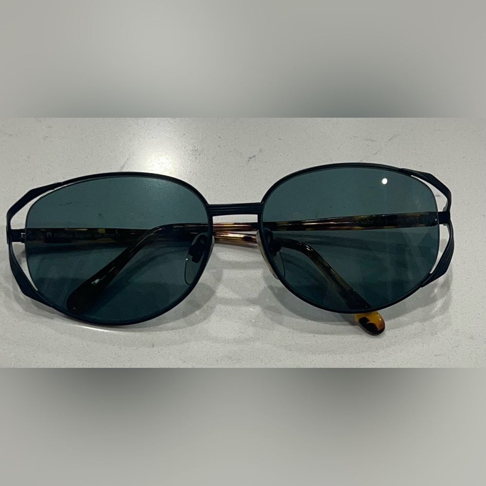 Vintage Etienne Aigner Liberty EA73S #2 130 Tortoise Black Oval Sunglasses 1990s
